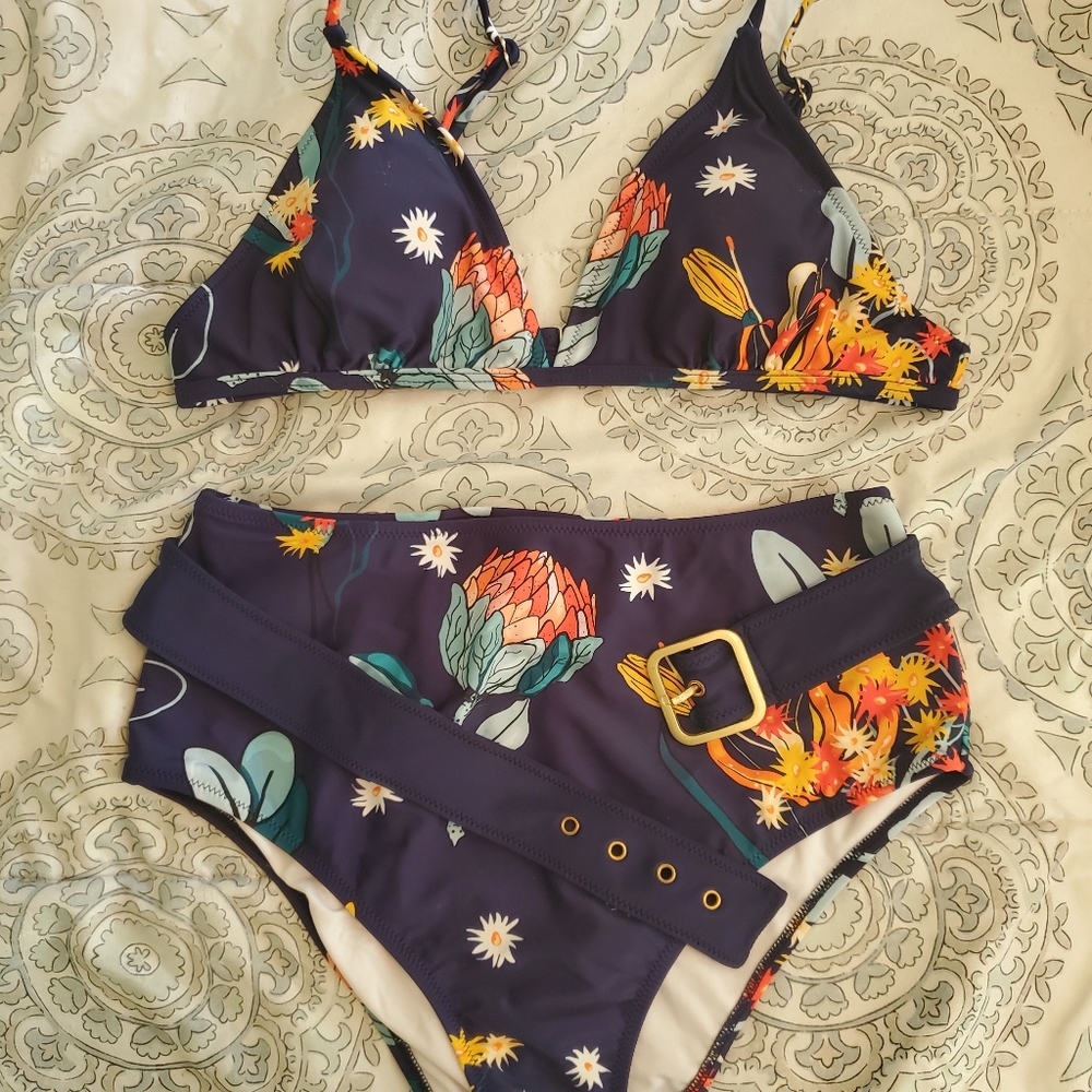 Cupshe size LG swimsuit